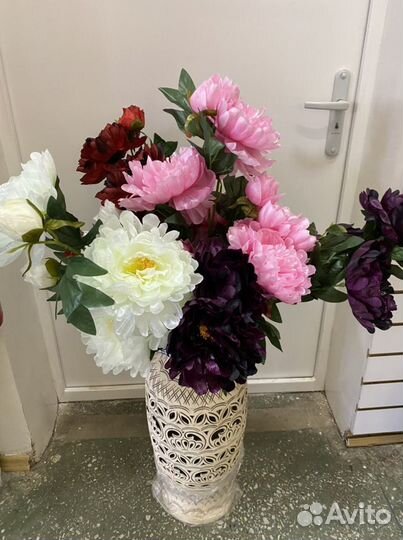 Искусственные цветы в ассортименте