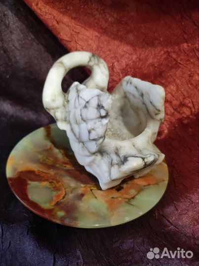 Статуэтка лебедь мрамор