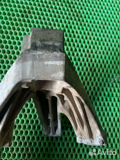 Кронштейн кпп левый Ford Focus 3 3 iqdb 2013