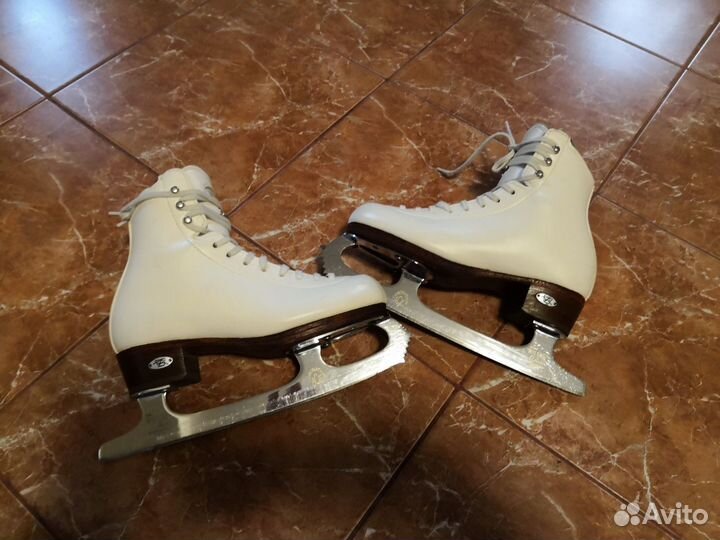 Профессиональные коньки Riedell. 21 см