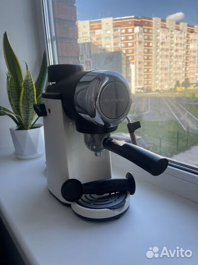 Кофеварка рожковая Polaris PCM 4005A