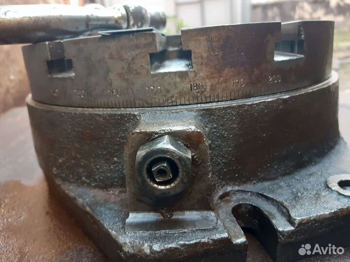 Поворотный стол