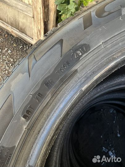 Pirelli Ice Zero 215/50 R17