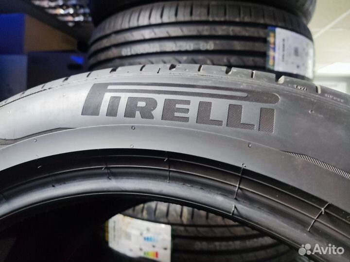 Pirelli P Zero PZ4 285/40 R19 107Y