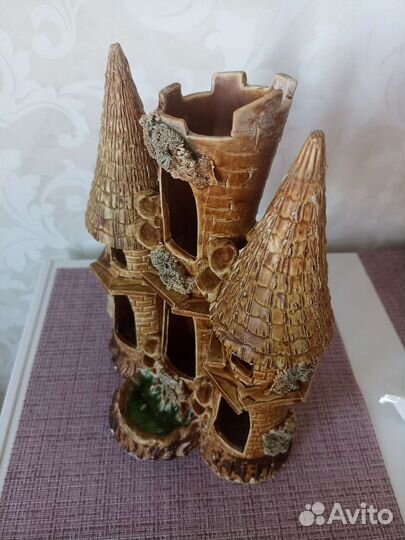 Замок для аквариума