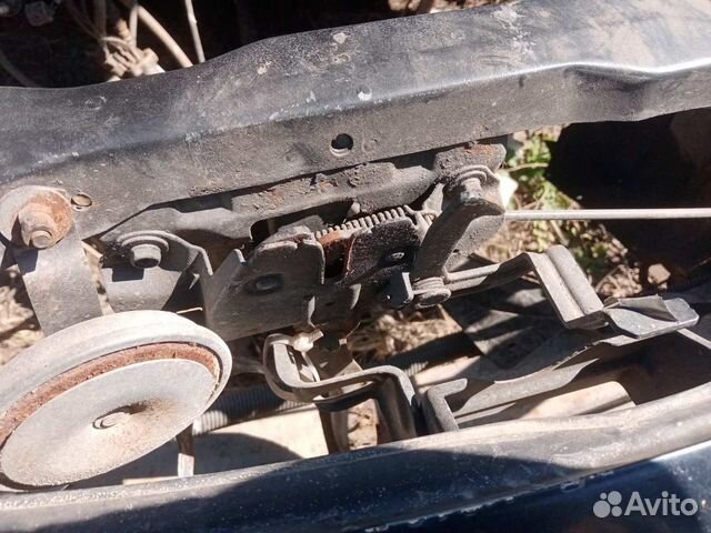 Замок капота Mitsubishi Galant 7