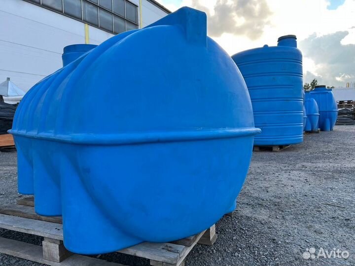 Бак пластиковый 1 куб