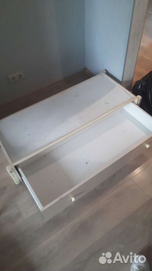 Детская кроватка с маятником