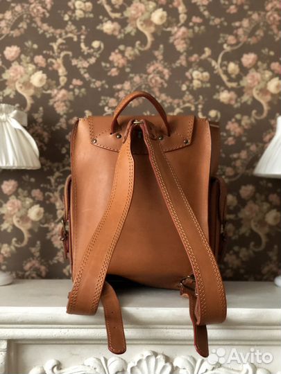 Женский кожаный рюкзак