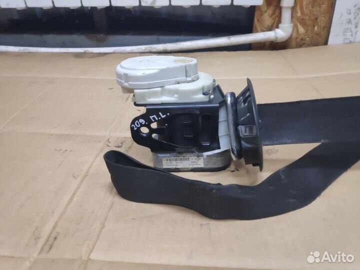 Ремень безопасности передний левый w209 CLK-clas