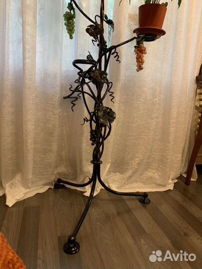 Подставка для цветов напольная металлическая