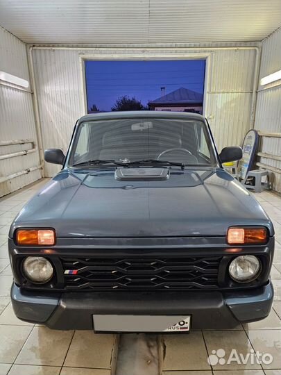 LADA 4x4 (Нива) 1.7 МТ, 2015, 111 000 км