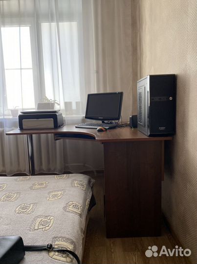 Компьютерный стол