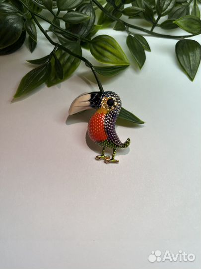 Брошь Попугай Ара