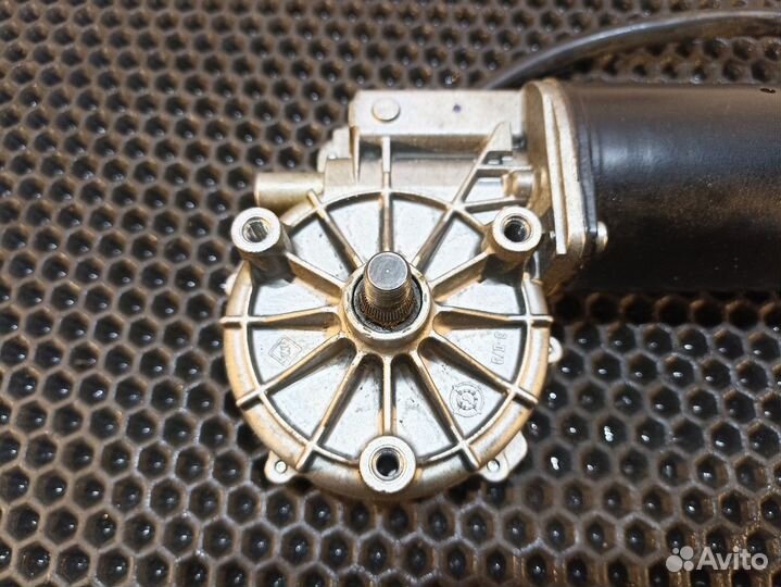 81264016118 Моторчик стеклоочистителя Man L2000