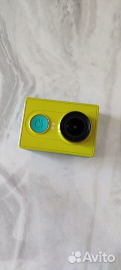 Экшен камера Xiaomi yi