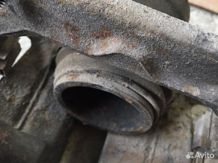 Суппорт передний Mercedes W203 (3096)