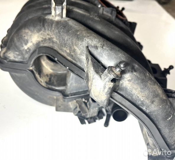 Впускной коллектор VW Polo 5 1.6