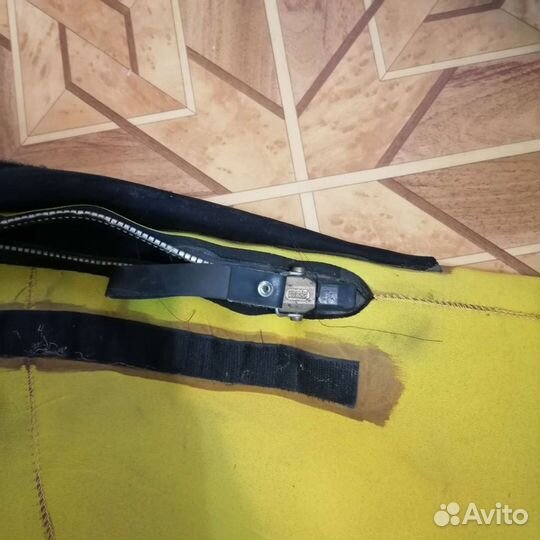 Сухой гидрокостюм