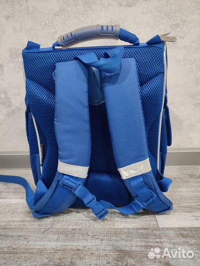 Школьный рюкзак с ортопедической спинкой