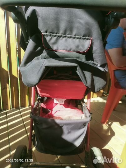 Прогулочная коляска