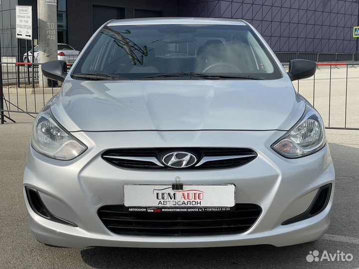 Hyundai Accent, 2011