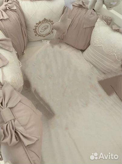 Комплект в кроватку (бортики в кроватку)