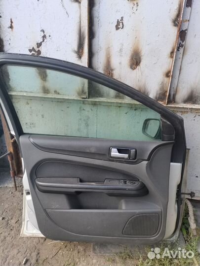 Передняя левая дверь Ford Focus 2