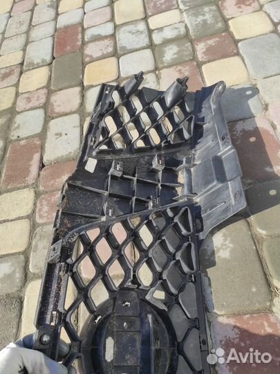 Решетка радиатора Nissan Pathfinder R51