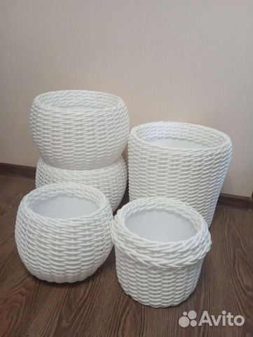 Кашпо из искусственного ротанга