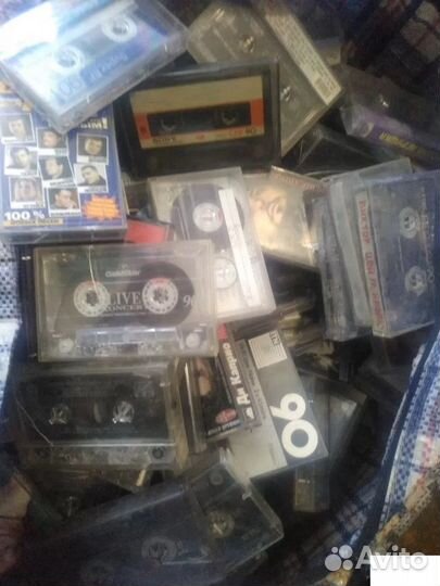 Аудиокассеты разные 380шт