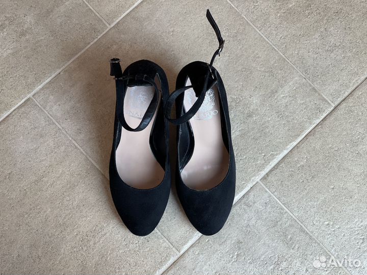 Туфли замшевые черные на застежке