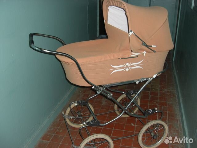 Детская коляска ретро