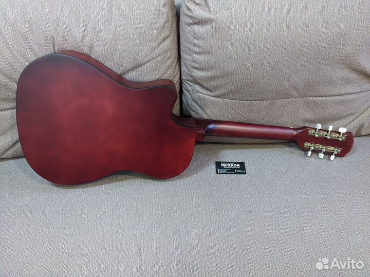 Гитара с чехлом