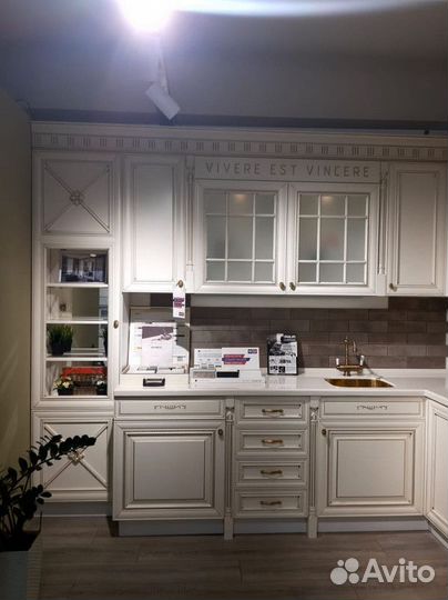 Кухонный гарнитур в наличии Выставочный образец