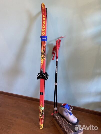 Продаются лыжи детские