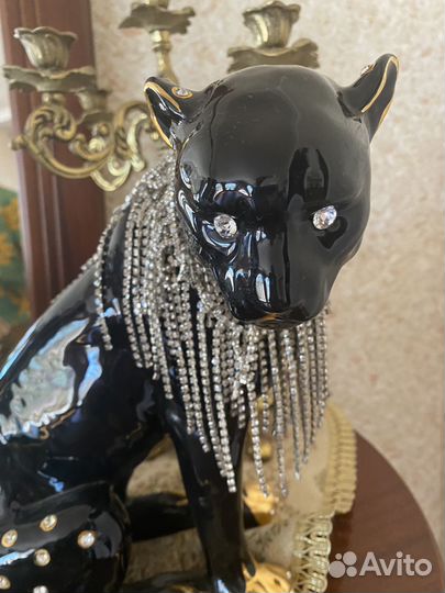 Статуэтка фарфор