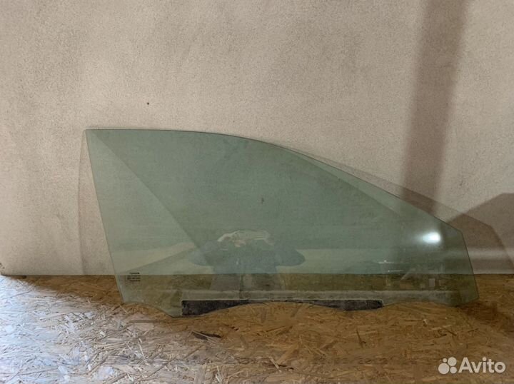 Стекло двери передней правой Toyota Camry v50 v55