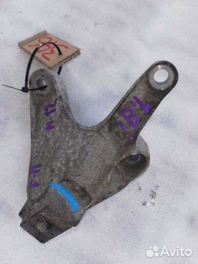 Кронштейн опорный Ford Focus