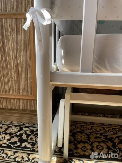 Детская кроватка с поперечным маятником