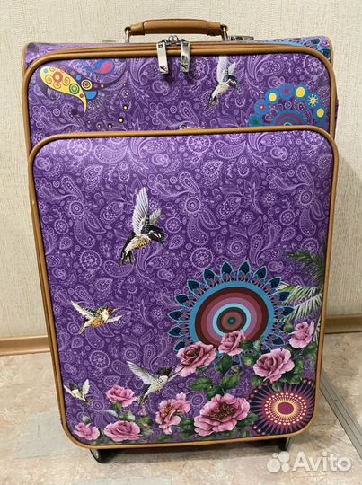 Чемодан на колесах