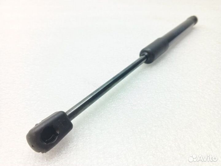 Амортизатор капота Audi A6 C7 1.8 CYG 2018