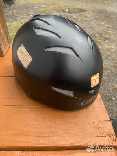 Шлем горнолыжный