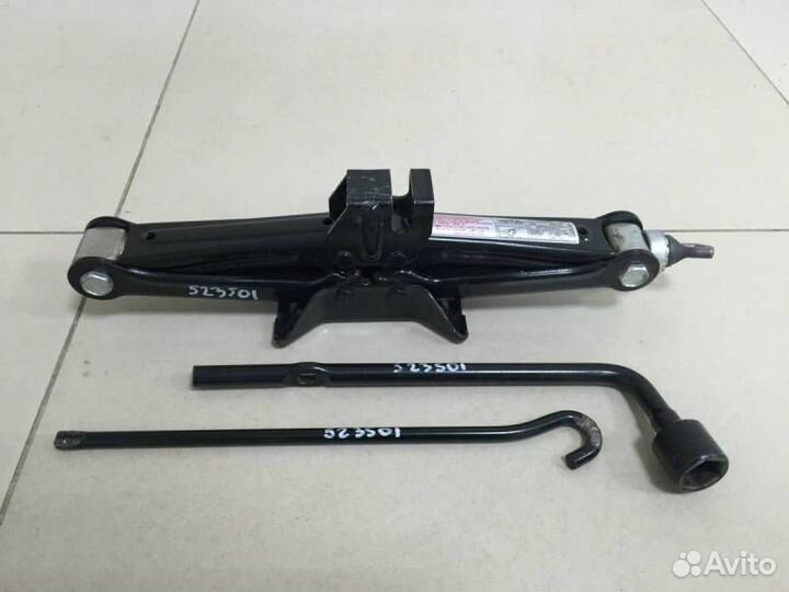 Домкрат Hyundai i40 VF 2011