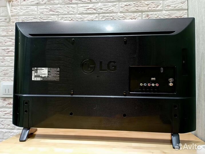 LG 32LH520U (81 см)