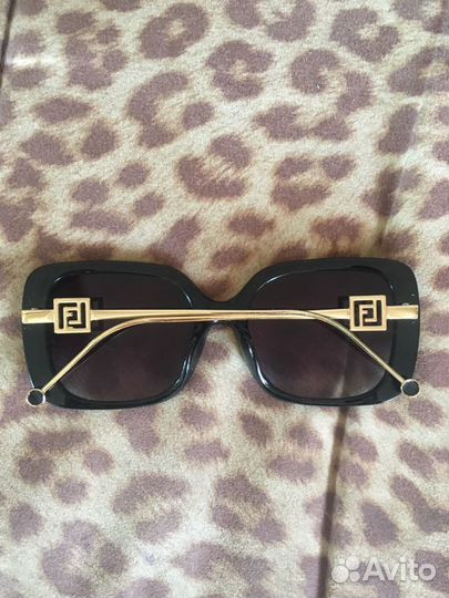 Солнцезащитные очки женские