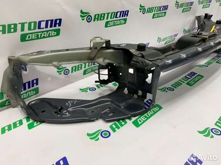 Телевизор панель радиаторов передний Volvo V50