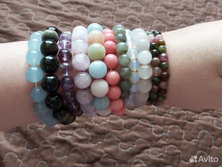 Браслеты на резинке с натуральными камнями