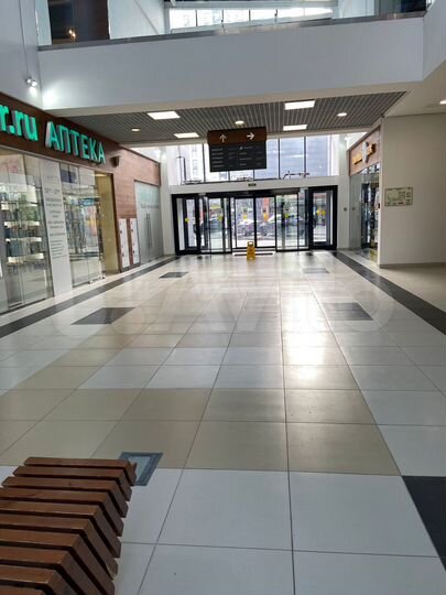 Остров в ТЦ Метромолл, 6 м²