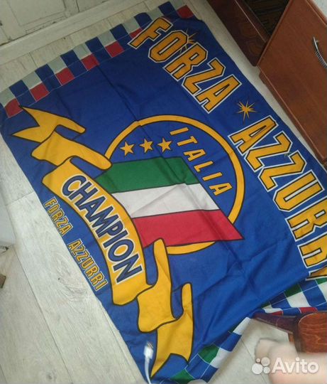 Футбольный шарфы и флаги